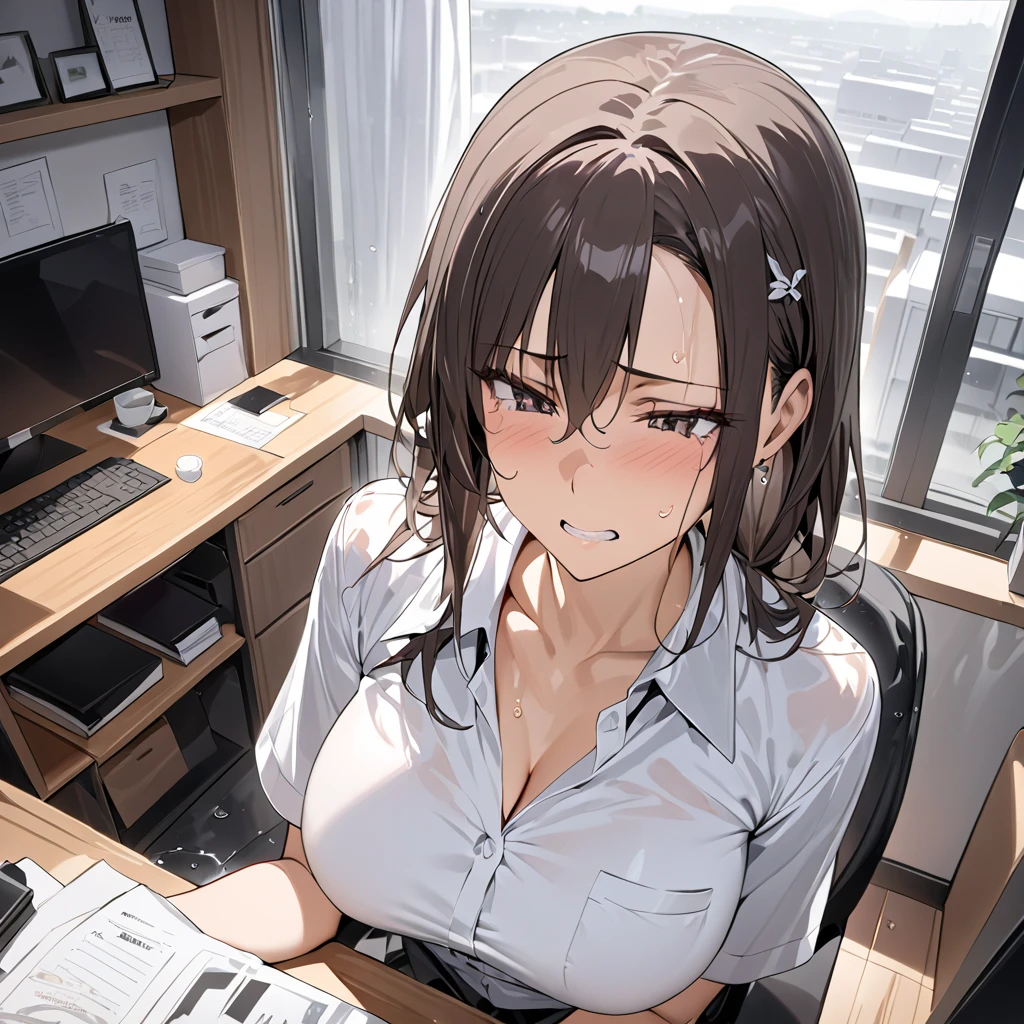 Office lady rolls up her miniskirt and has sex
