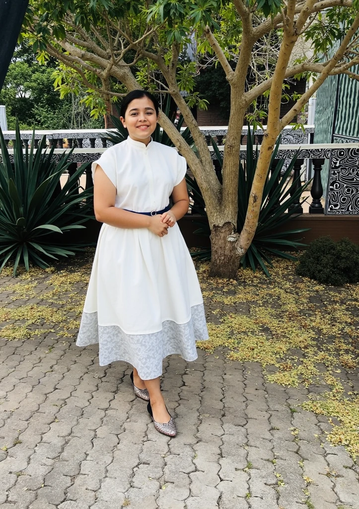 (masterpiece, best quality:1.2), 1girl, solo, wearing traditional white clothes , teen school girl, with plait , professional photographer, (hdr:1.4), masterpiece, ultra-realistic 8k, perfect artwork, intrincate details, cute face, award winning photograph, (Best quality, 8k, 32k, Masterpiece, UHD:1.3) ,
