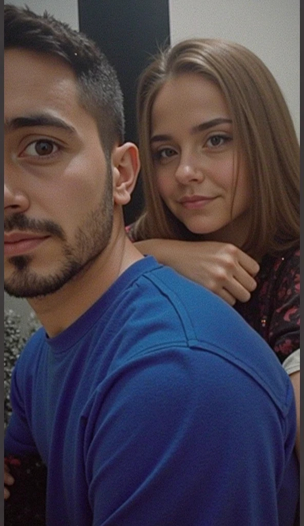 there is a man and a woman that are posing for a picture, imagem de perfil, foto do perfil, foto de perfil, foto do snapchat, taken in the early 2020s, tomada em 2 0 2 0, casal sorridente, foto de perfil 1024px, Casal feliz, imagem de qualidade muito baixa, nigth, by Amelia Peláez, imagem do avatar