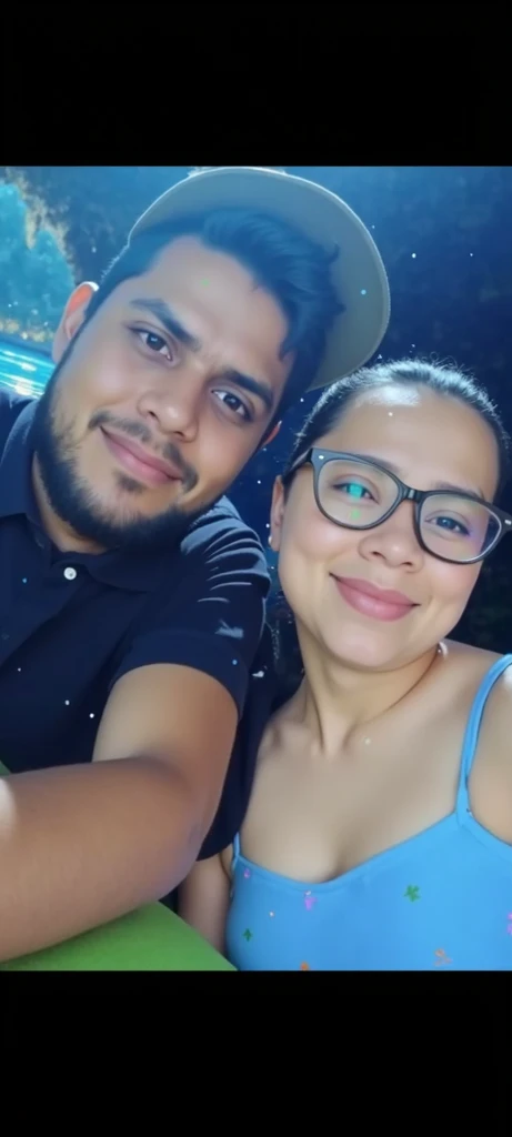 there is a man and a woman that are posing for a picture, imagem de qualidade muito baixa, instagram post, facebook post, foto do instagram, instagram story, momma and papa, imagem de perfil, they are in love, Charli Bowater e Artgeem, foto do perfil, foto de perfil 1024px, Casal feliz, foto do snapchat
