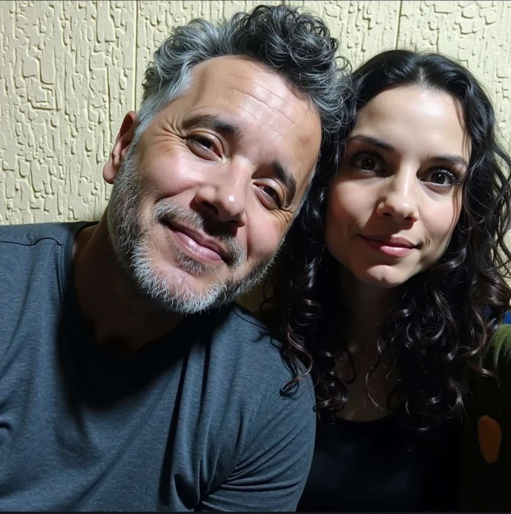 there is a man and woman posing for a picture together, Directed by: Nandor Soldier, imagem de perfil, andrea rocha, david rios ferreira, Malika Favre, edu souza, Fotografia tirada em 2 0 2 0, icaro carvalho, In Sao Paulo, foto de perfil, foto do perfil, Casal feliz, Directed by: Daniel Lieske, Directed by: Felipe Seade