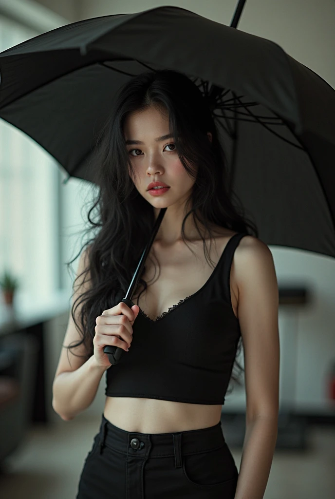 street corner、Girl in the rain、Black mini underwear