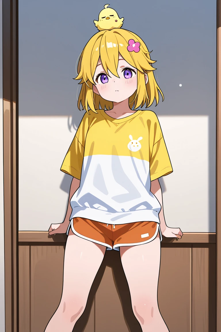 She has blonde twin tails、Wearing a white T-shirt and shorts