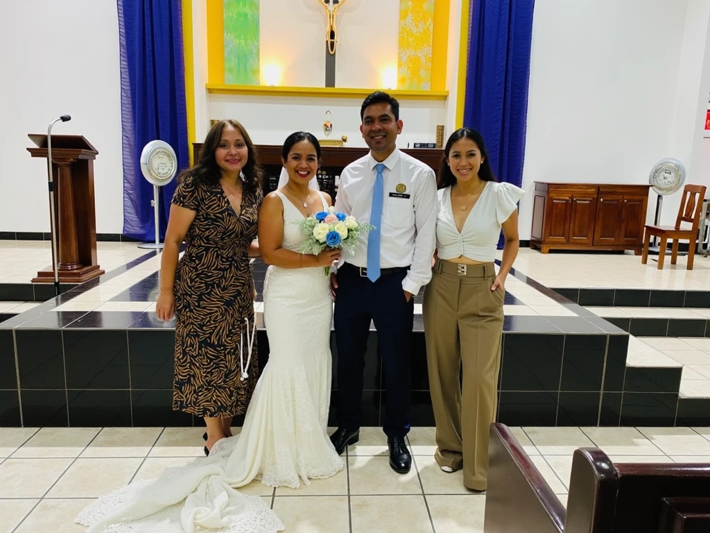 Brides and grooms walking down the aisle of the church holding hands, noivos, Casal feliz, Karla Ortiz, par, celebrar um casamento ilegal, Lovely couple, 1614572159, Lorena Avarez, Detalhes altos!, They are close to each other, they are in love, slide show, 👰 🏇 ❌ 🍃,