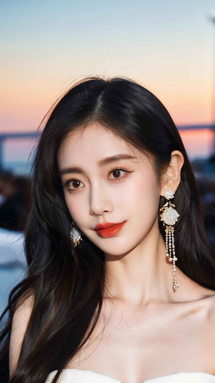 Ultra HD resolution，artistic photos，21year girl,earrings,long hair,Cold white skin，E cup，show out   ,messy hair ， messy hair ，Ruddy face，dress less 