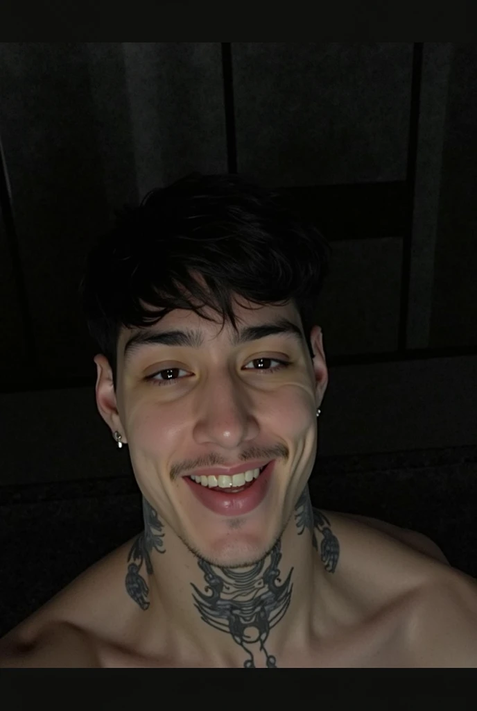 There is a man with a tattoo on his arm and a necklace, tommy 1 6 anos de idade, androgynous person, androgynous, androgynous male, androgynous face, 18 anos, androginia, andres rios, Twink, o extremamente quente e sexy, 1614572159