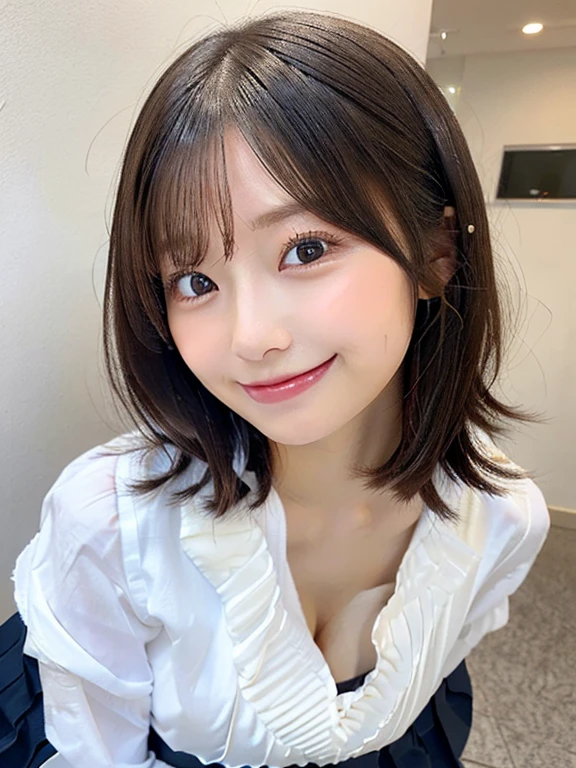 (8K、top-quality、masterpiece:1.2)、(realisitic、Photorealsitic:1.37)、ultra-detailliert、1womanl、 20yr old、独奏、((Beautiful ribbons))、(((A dark-haired)))、(A smile:1.15)、beautiful finely detailed eyes、(shirt with collar:1.1)、business clothes、(short-hair:1.2)、 (((Art Room)))、 picture frame