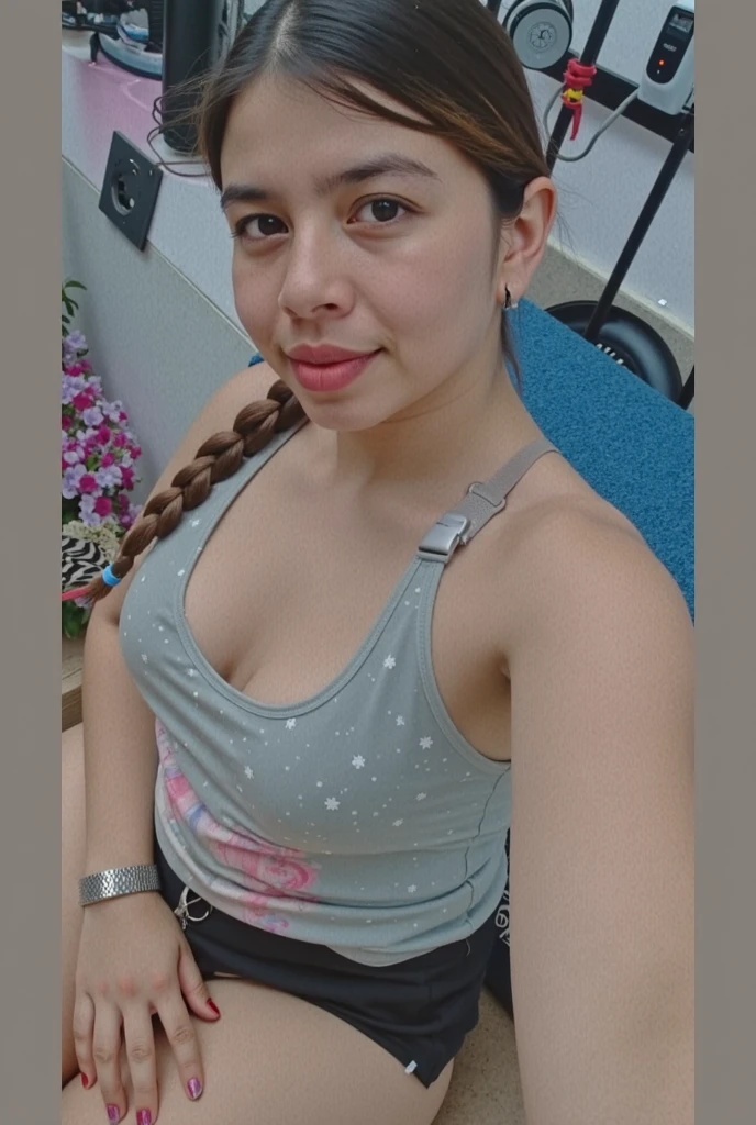 Hay una mujer con una camisa rosa posando para una foto, pilar, lorena avarez, alani guillen, monserrat gudiol, 3 0 year old woman, 3 0 year old woman, 30 year old woman, foto tomada en 2 0 2 0, imagen de perfil, Ayahuasca, karla ortiz, 40 year old women