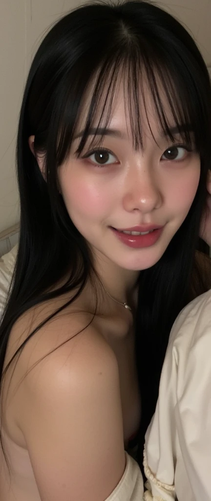 Melhor qualidade, , black hair, long hair, baby face, pequena, linda, sorrindo, banheiro, no banho, corpo todo, nova, peito pequeno, mostrando o peito, Messy hair, foto, mostrando o corpo, luz real, realista, bem detalhado, good lighting environment, abajour, May,