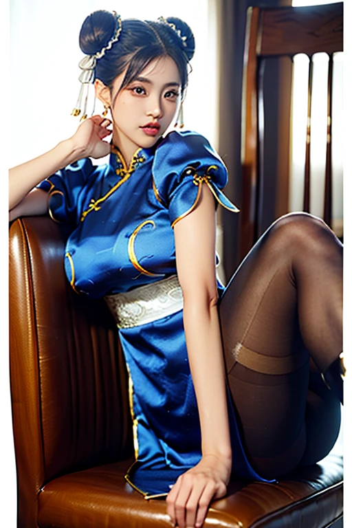《Street Fight II》Chun-Li,Perfect Chun-Li Costume,Blue and gold thread cheongsam,Bun head,Good cover,Fighting Stance,High Kick,Kick、Lift your legs,masterpiece、1 beautiful girl、beautiful eyes、Puffy eyes、best quality, 超high resolution, (Reality: 1.4), light、Super beautiful、Beautiful skin、turn body forward、(Ultra-realistic)、(high resolution)、(8K)、(Very detailed)、(Beautiful eyes)、(Super detailed)、 (wall-)、Delicate face、Bright Light、Professional lighting、Looking at the audience、Direct vision、Tilted stone sculpture, best quality, masterpiece, best quality, Perfect face, Perfect brown eyes and white sclera, Bad Move - 5, Solitary, 1 girl, Upper Body, brown hair, From SF2, Chinese service, Smile, muscular woman, Blue clothes, Pantyhose, Pelvic Curtain, Full short sleeves, Good cover, sash, Evaluate,kick up.