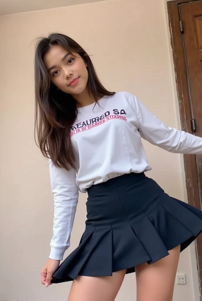 girl showing her pussy in skirt