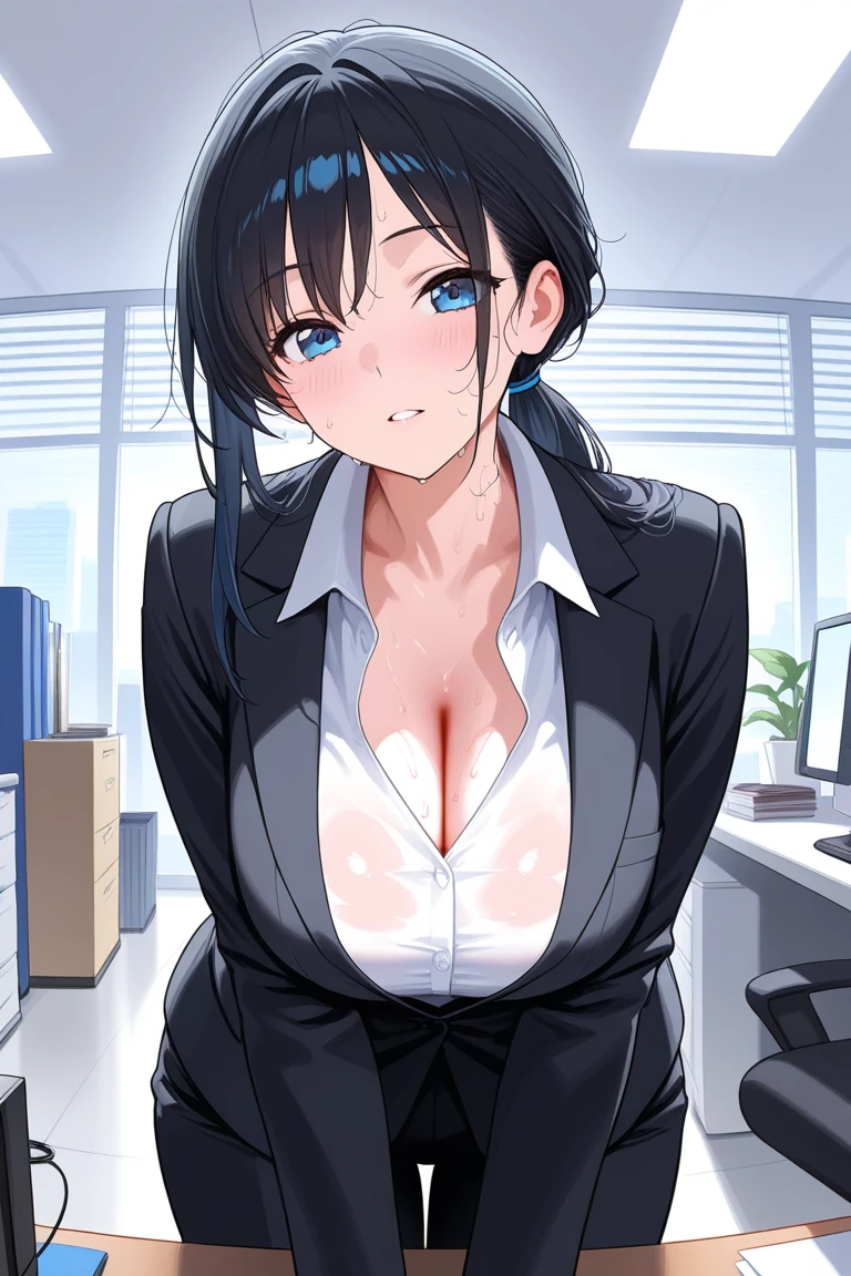 Office lady rolls up her miniskirt and has sex