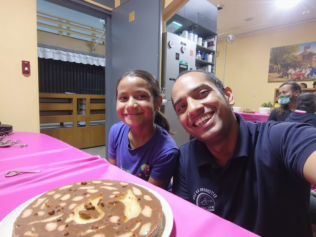 garota araafed segurando um prato com um bolo, holding a birthday cake, Isabela Moner, Directed by: Nandor Soldier, Directed by: David Ruby, cake in hand, Valentina Embaralhamento, Directed by: Sam Dillemans, happy birthday, Olivia de Bernardinis, comer bolos, by Amelia Peláez, celebrating a birthday
