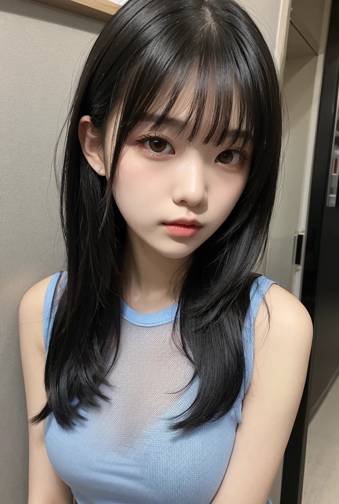 A Japanese girl, with long, black hair that reaches her waist, she has bangs. Her name is Tsuki. His eyes are red and underneath there is a mole above his cheekbone.. Her height and weight are proportionate for a young woman. It is smaller compared to the scenery and there is a large crown in the center