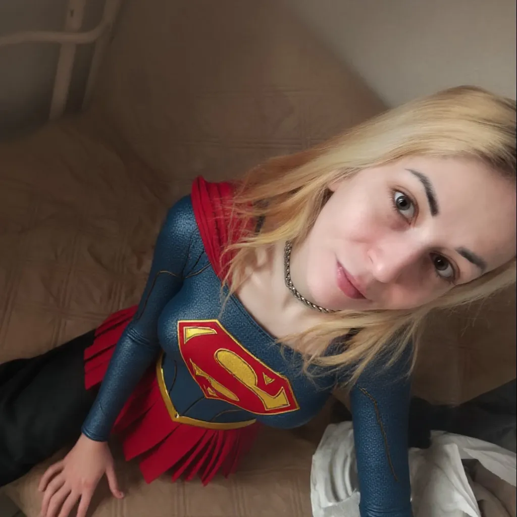 helena renata midget as supergirl - SeaArt Al - 免费AI艺术生成器