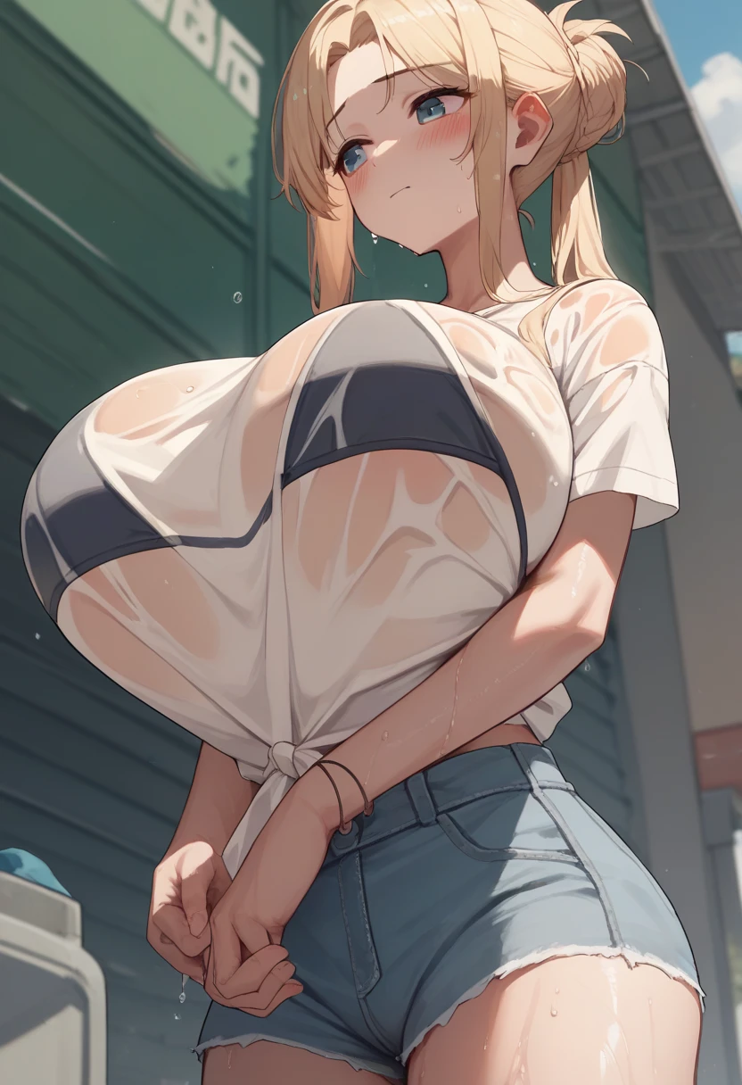A mature woman，woman in her thirties，sweetheart，sweetheart，(Long blonde hair)，short sleeve crop top，Denim super shorts，(Colossal tits)，Briton