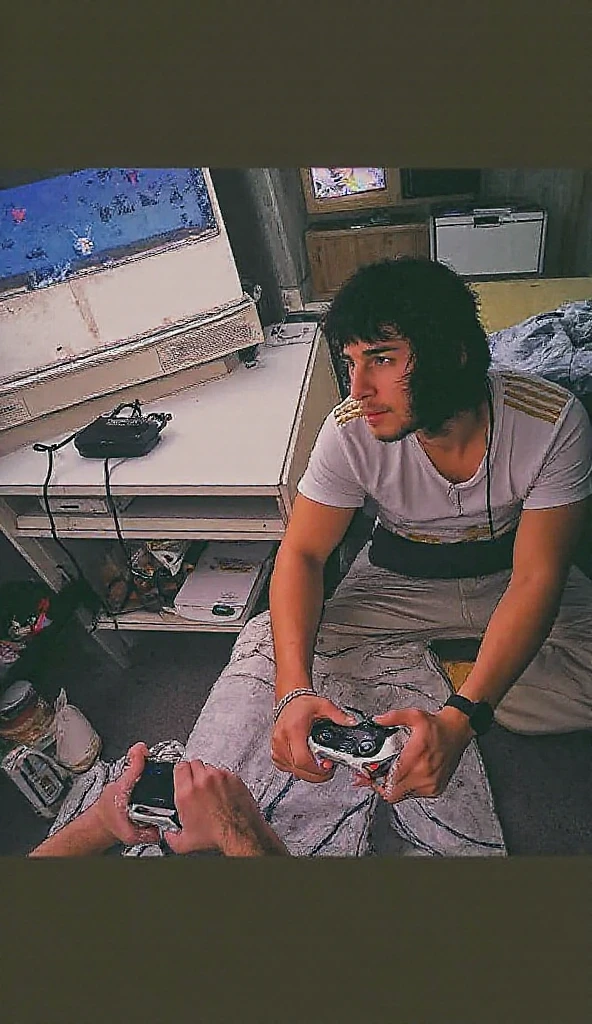 Homen, cabelo curto, jogando videogame, sala, tv grande, eyeglass