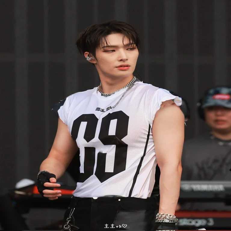 Korean boy
Beautiful
V
Kpop idol
17 years old
Short White and black hair
Sixpack
Famous
On stage
Long shorts
Man body