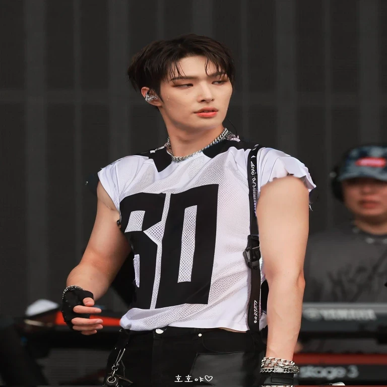 Korean boy
Beautiful
V
Sexy face
Kpop idol
s old
Short White and black hair
Sixpack
Famous
On stage
Long shorts
Man body