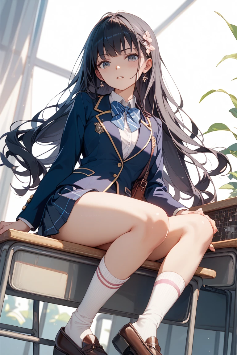Please draw the pants carefully。