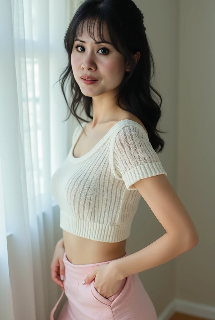 (((full bodyesbian)))、((Exposed whiteＴShirt))、((１a person))、sunlight、Thigh visible、Close to the subject、(((Cute apartment room for girls)))、(((ssmile)))、(((Super short knitted hot pants)))、((Extraordinary Beauty))、((kawaii pose))、Photorealsitic、Beautiful detailed eyes、Hyper-Realism、highcontrast、Ultra HD、realistic skin textures、Top image quality、top-quality、超A high resolution、Fine details、Very meticulously