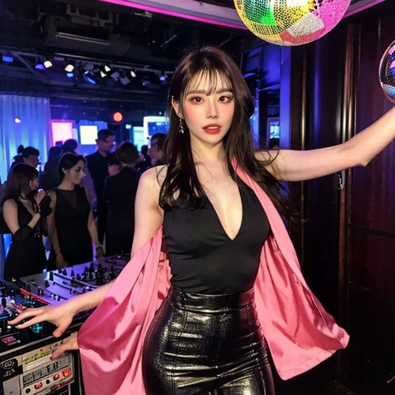 A mysterious beautiful girl appears in the laser、Beautiful Style、The rising crowd、Iridescent rays