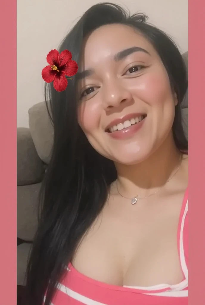 mulher sorridente com uma blusa vermelha e preta e um telefone celular, mulher de 30 anos, Mulher de 3 0 anos, lindo rosto latina, 27 anos de idade, 28 anos de idade, friendly and seductive smile, grande sorriso no rosto, 29 anos, selfie de uma jovem, sorriso louco e sedutor, 32 anos, sorrindo sedutoramente