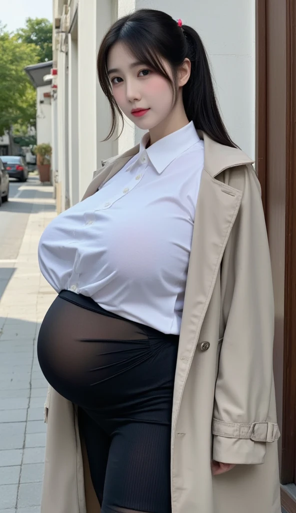 (8K、raw photo、top quality、masterpiece:1.2)、(hentale realism、realistic:1.37)、Ultra-detailed、Ultra A high resolution、1 girl、see who sees、Really detailed face、smile with small teeth、shrink、(slim waist) :1.3)、((Huge pregnancy))、((wearing a cardigan))、pastel clothing、beautiful detailed skin、skin texture、floating hair、((long))、have big breasts，good shape、professional lighting、In front of the station at noon,Telegraph slang、black hair、((There was a small handbag))、waving to the viewers、