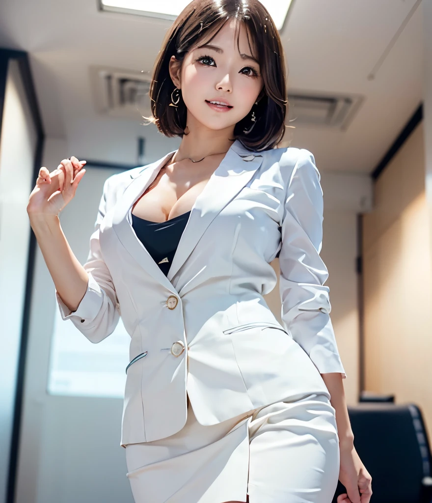 Business suits、tight skirts