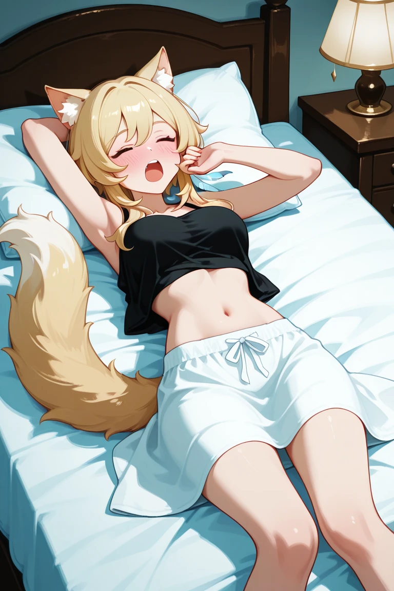 highest quality、Sleeping、smile、Small breasts、belly button、Fox ears、Long blonde、Black camisole、Shorts、bed