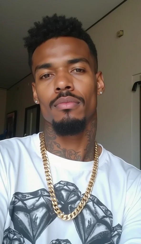 1 man with very short hair, thin eyebrows, tattoo on his right arm saying faith in god, skin color paçoca, thin, no beard