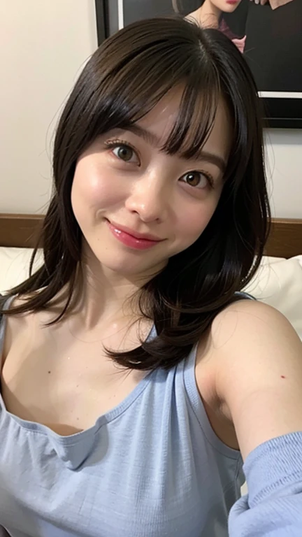 pink maid bikini、perfect face、I held my iPhone between my chest.