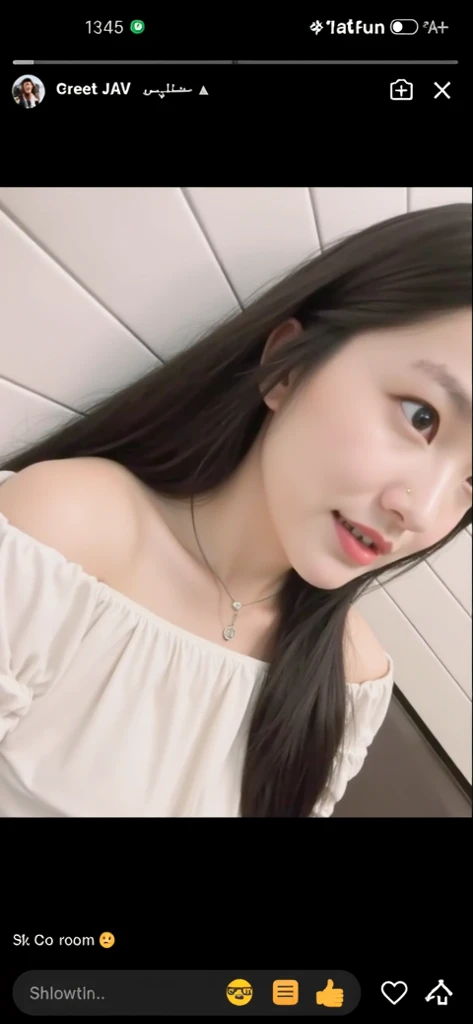 ((white clothes))、hair