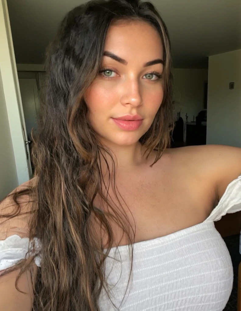 araffe femme dans ,une robe brown, habillé en brown ,reddit, tachisme, Violette Myers, femme splendide, magnifique femme, beauté à couper le souffle, Portrait de Sophie Mudd, 18 ans, magnifique belle femme, femme magnifique, Kim Kardashian, 21 ans, demi rose, jolie femme, gros sein , elle sourit, garden, fleur coloré