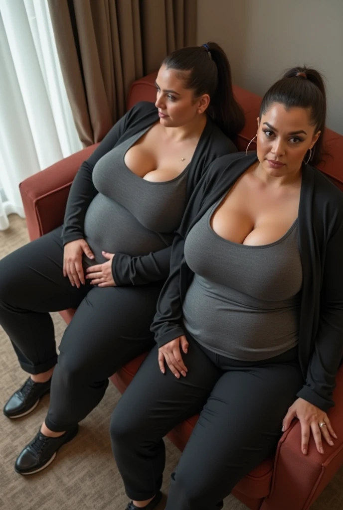 (((3heads))),**Render**: full body, girl, woman, fat 1 person, fat, feminine face, no facial hair, no body hair, (((Dressed like an office worker))), blonde, overweight, thick, cute face, morena, detailed skin, A detailed eye, Rendering in highly detailed 4K resolution,