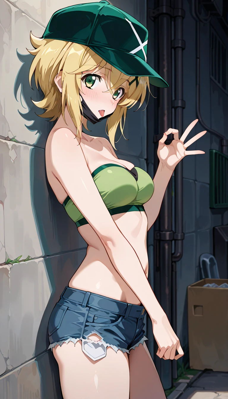 Nudist glasses university running through、make fun and make noise、Severely torn clothes are scattered around、Unstable buoyancy sandstorm、amazing dynamism、great angle、