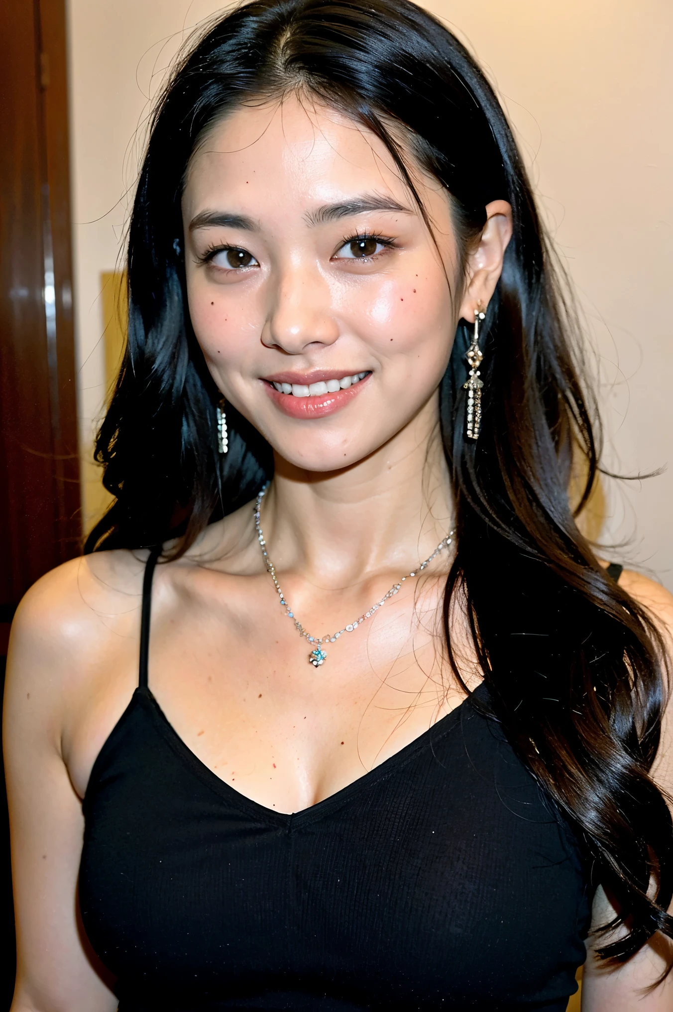 1 girl, solo, jewelry, black hair, earrings, smile, brown eyes in the bedroom, viewers, long hair, realistic, necklace、sideways