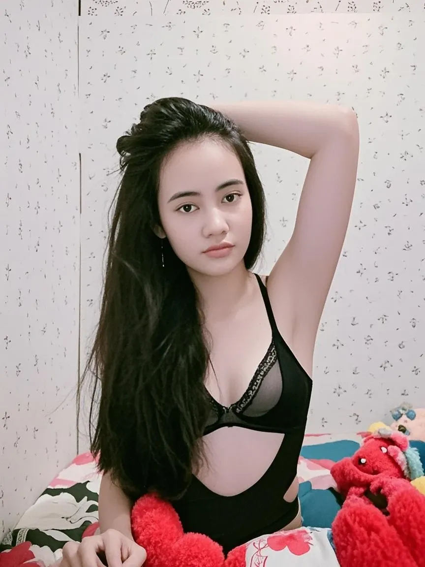 Half body photo, a beautiful woman, messy hair, girly, Symmetrical bun, hair accessories, jewelry, delicate face, eye shadow, belly button, Dunhuang style, delicate embroidery, silver jewelry, silver streamer, white streamer, Light blue streamer, delicate skin, soft Light effect, delicate and Light Slippery hair, Exquisite details, Eye highLights, White skin, Delicate depiction, extreme details, quality, thin, thin and long, broken, hair details, thin bangs, Shawl hair, right body, shadow, Air bangs, 8K, Super fine, fine fabric texture, soft, Light Slippery, Light Slippery texture, Dunhuang style, Beautiful pattern, correct hand painting, anatomically correct, precise, night, dark night, Light, Tyndall effect, Light line tracing, Head-up display, medium breasts, split, Sexy tong, light blush