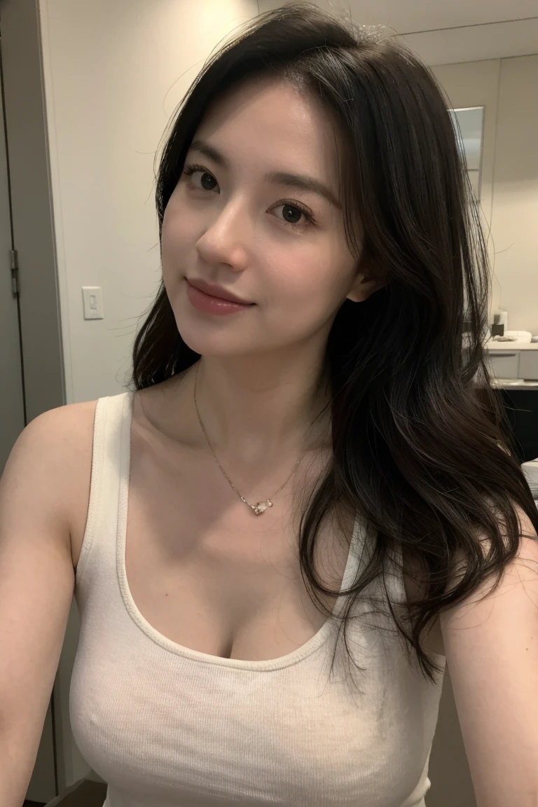 (on the table, best quality, Realistically, Super detailed, meticulous, high resolution, 8k wallpaper), Close-up portrait of a beautiful woman, like, Smile, Light brown messy hair, Perfect dynamic composition, Beautiful and meticulous eyes, Just like the cover of a fashion magazine, On Campus