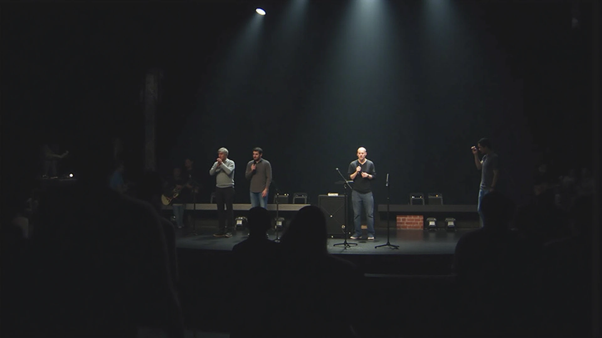 3 people stand up comedy