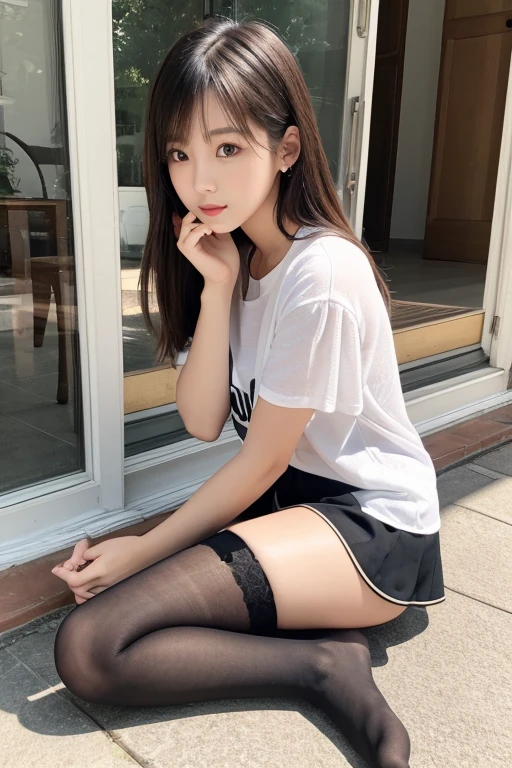 hot pants、Seductive smile、Supermodel、Perfect build、Muchimuchi、Three girls stare at the screen、　3 girls、、Thighhighs、beautiful feet、hot pants、smile、hoodie