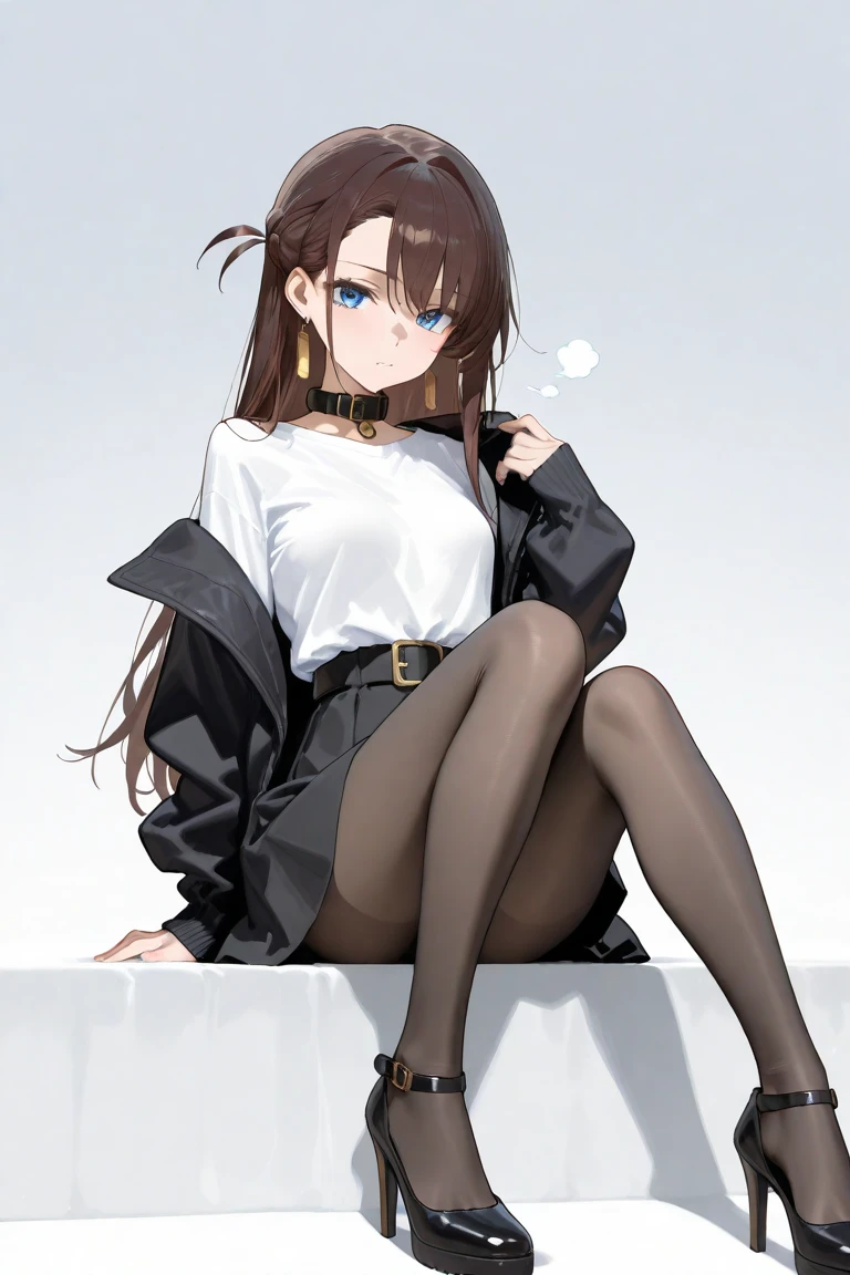 Noir (nod) wearing black leggings