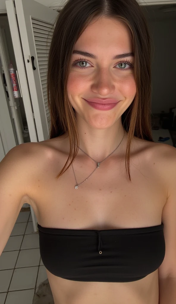 Lena Meyer-Landrut taking a selfie photo completely naked and smiling