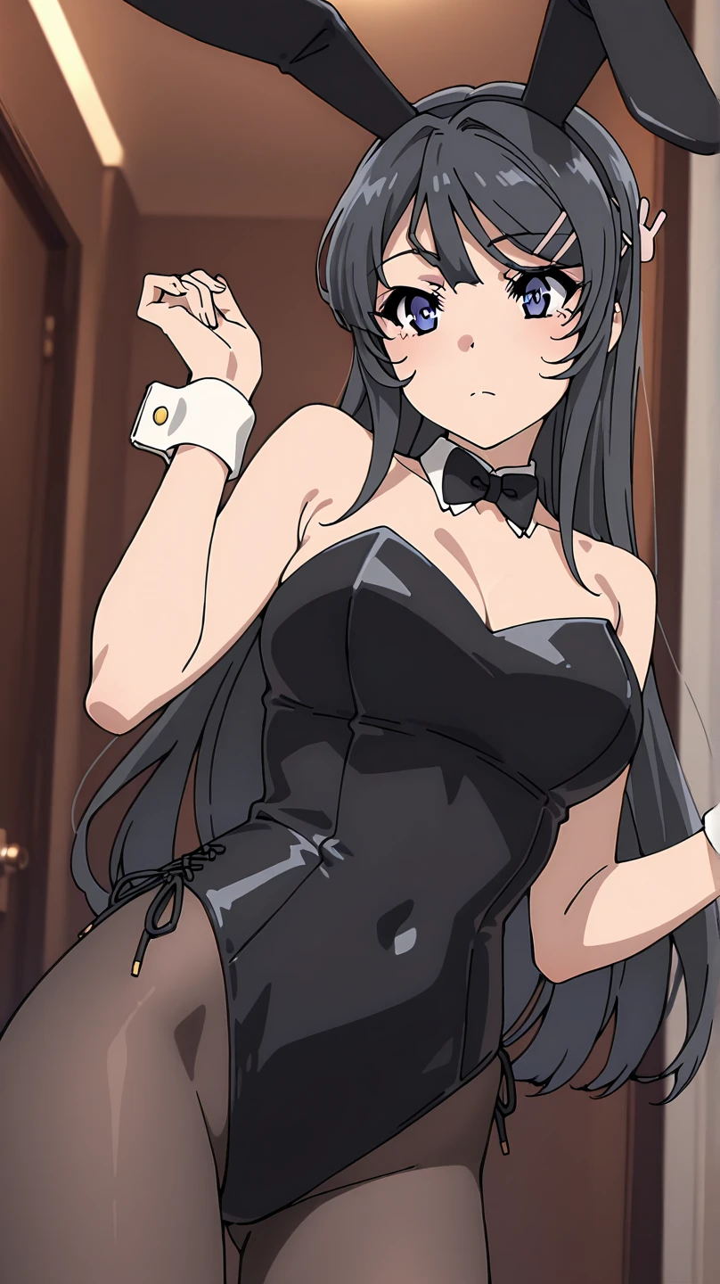 Meisterwerk, best quality, 8K, 1girls, beautiful detailed eyes, lora_Sakurajima_Mai, Sakurajima_Mai, 
Anime girl wearing strapless jersey made of black satin silk and high-heeled tights, Bar-Theke, nackte Arme, half body, upper body,schwarze einfarbige Hasenohren, (white collar) mit (((Schmale Fliege))), (white detachable wrist cuffs), Short torso, slender hips, (((Wespentaille))), well-proportioned female body, sehr niedliches Gesicht, splendid, Pretty, Beautiful Maiden, Meisterwerk, best quality, Scharfer Fokus, Filmische Beleuchtung, Detaillierte Beleuchtung, Blick auf den Betrachter, 8K, UHD, Komplizierte Details, detailliertes Gesicht, Extrem detailliert, Foto, fotorealistisch, Perfekte Augen, Detaillierte Augen, Realistische Augen, Detaillierter Skin, Bunny Costume, Playmate
Body, blaue Augen, Black Satin Silk Bunny Girl Uniform, Strumpfhose, high heels, Hasenohren, white collar with bow tie, white wrist cuffs with cufflinks