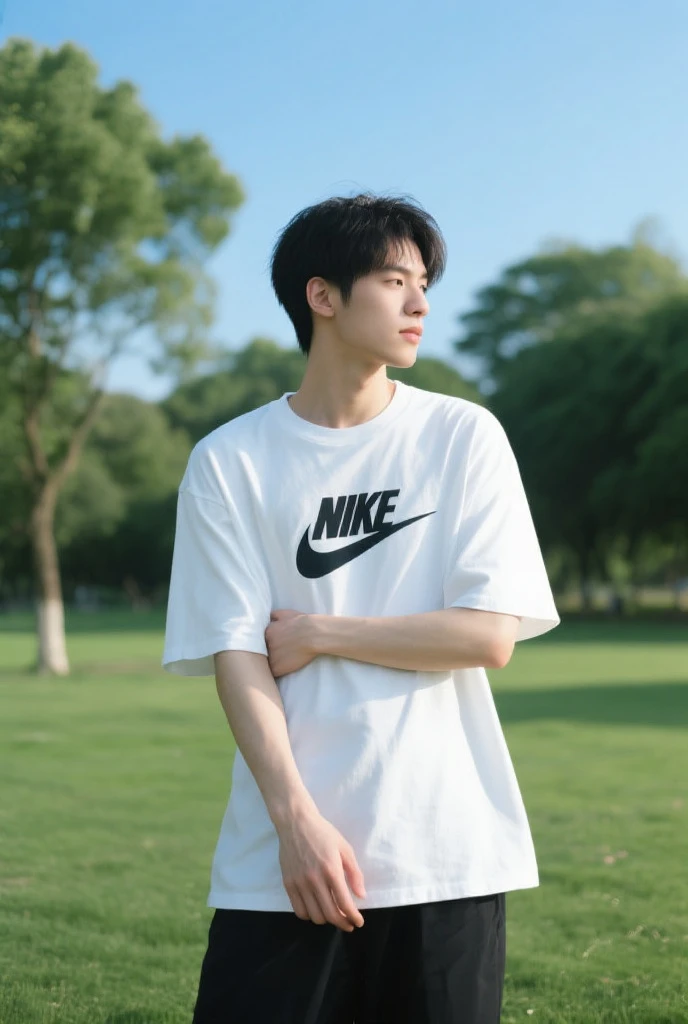 (As a matter of fact, Masterpiece, 8k HD, good light quality, sportswear, fit the face, complicated details), Handsome Korean young man, 20 years old, be happy, smile brightly, detailed face, delicate eyes, มองดูsky, Wear casual clothes, period, black eyes, Black hair color, ผมsmooth, smooth, outdoor sports, Along the garden, Sunny,sky，Surreal，Awesome details，Highest quality，real，