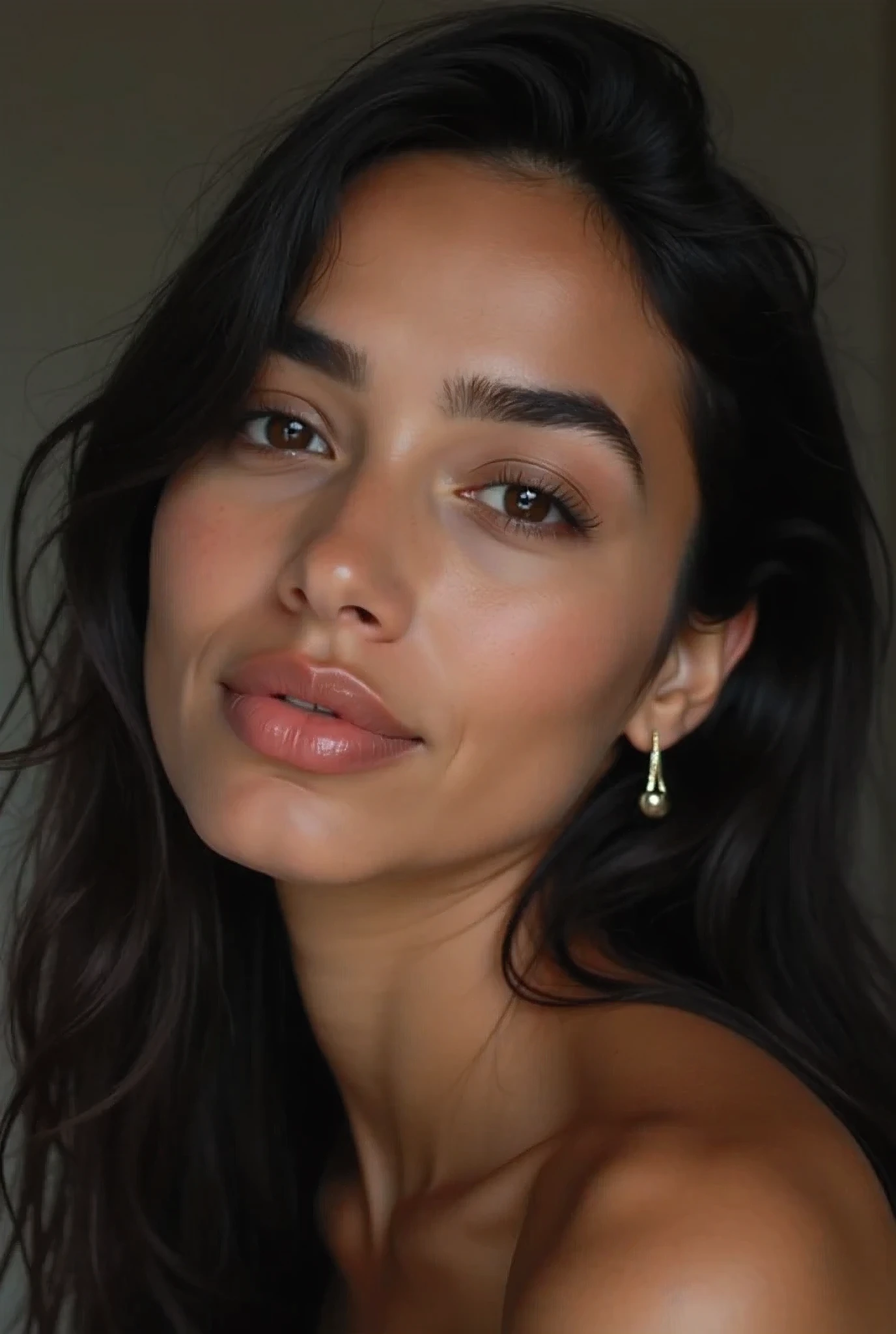 realistic photo of a beautiful woman with black hair, spanish, influencer, tBob With Subtle Beach Waves hai, light freckles, light brown eyes, no makeup, instagram