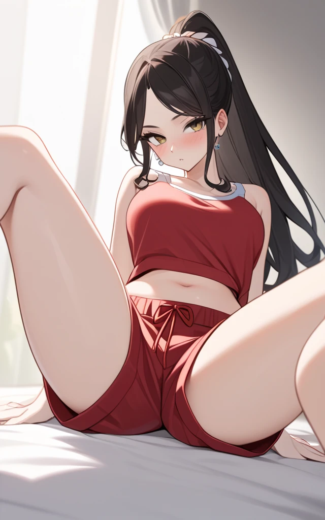 En cuanto a su vestimenta, Mai Shiranui es conocida por su atuendo de ninja rojo y blanco revelador, que consiste en un top corto con mangas largas, pantalones cortos ajustados y botas altas.
