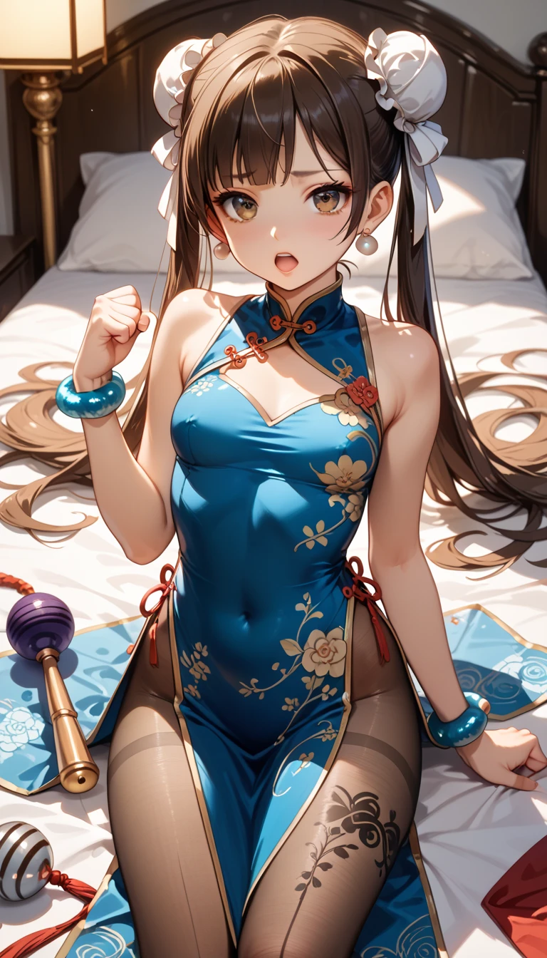 Redraw the right hand in detail, Slender muscular fingers