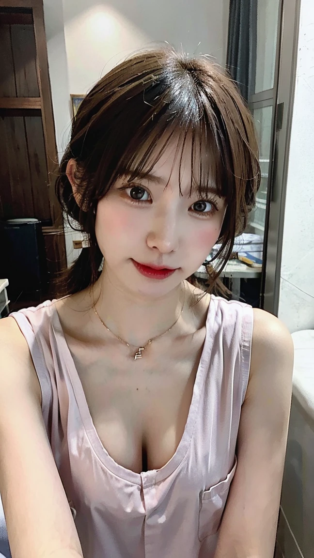 top-quality、masterpiece、超A high resolution、(Photorealsitic:1.4)、1girl in、Shoulder、enticing、looking in camera、smil,white hair、Rich、Healthy skin、Delicate skin、