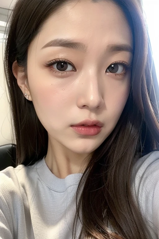 um close up de uma mulher com cabelos longos vestindo uma camisa branca, young adorable korean face, Jaeyeon Nam, Jinyoung Canela, wan adorable korean face, Heonhwa Choe, Ulzzang, menina coreana, Lee Ji - Eun, Lee Ji-eun, korean face features, Bae Suzy, Parque Ji-min, Mulher sul-coreana bonita
